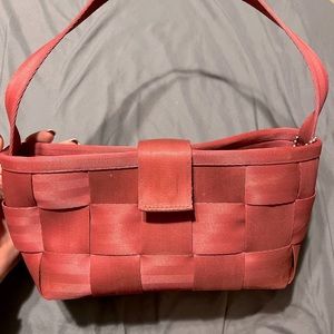 Small Harvey seatbelt handbag